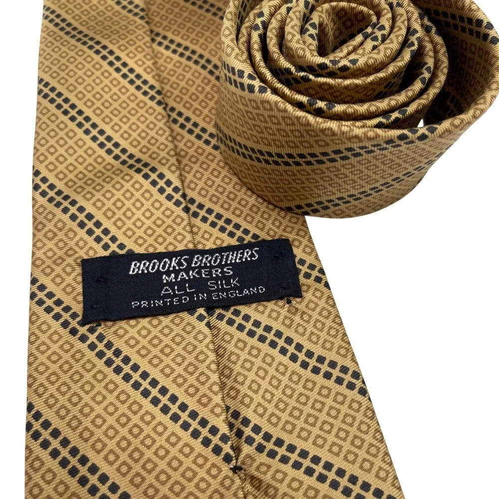 VTG Brooks Brothers Makers All Silk Gold Tie Geometric Squares Made in England‎